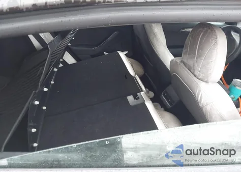 2022 Tesla Model 3 Performance Dual Motor All-Wheel Drive z USA, uszkodzony, nr VIN 5YJ3E1EC0NF354858